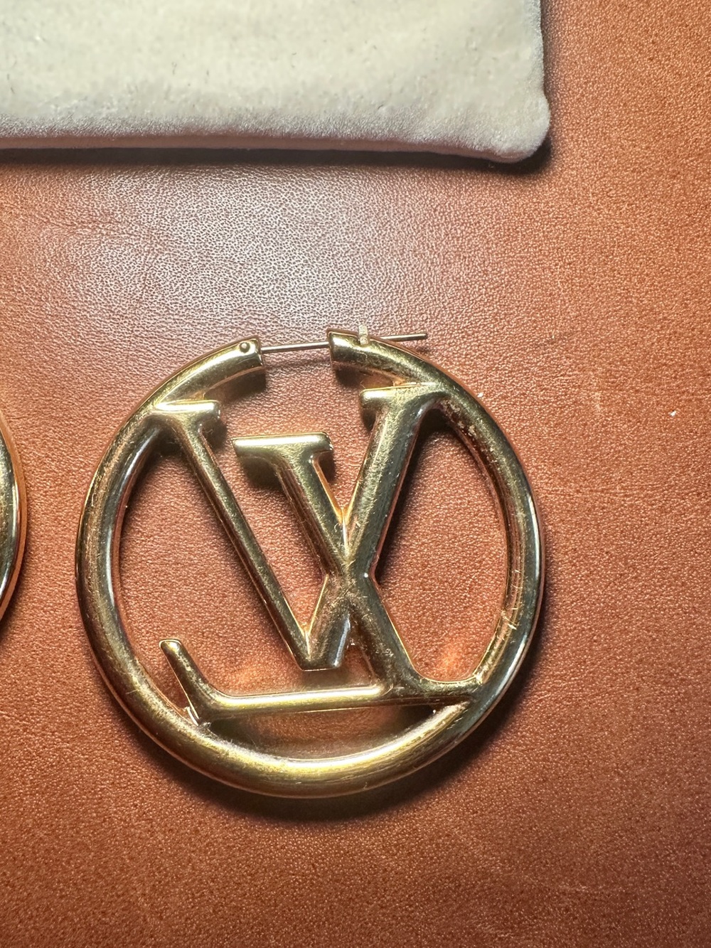 Louis Vuitton Gold-tone Louise Logo Hoop Earrings - Picture 3 of 6